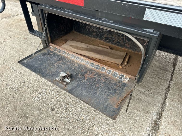 image for item EH7349 2015 Maxwell drop deck equipment trailer