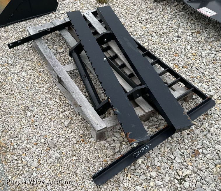 image for item EH7362 Manitou telehandler carriage