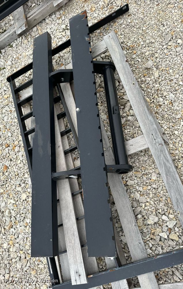 image for item EH7362 Manitou telehandler carriage