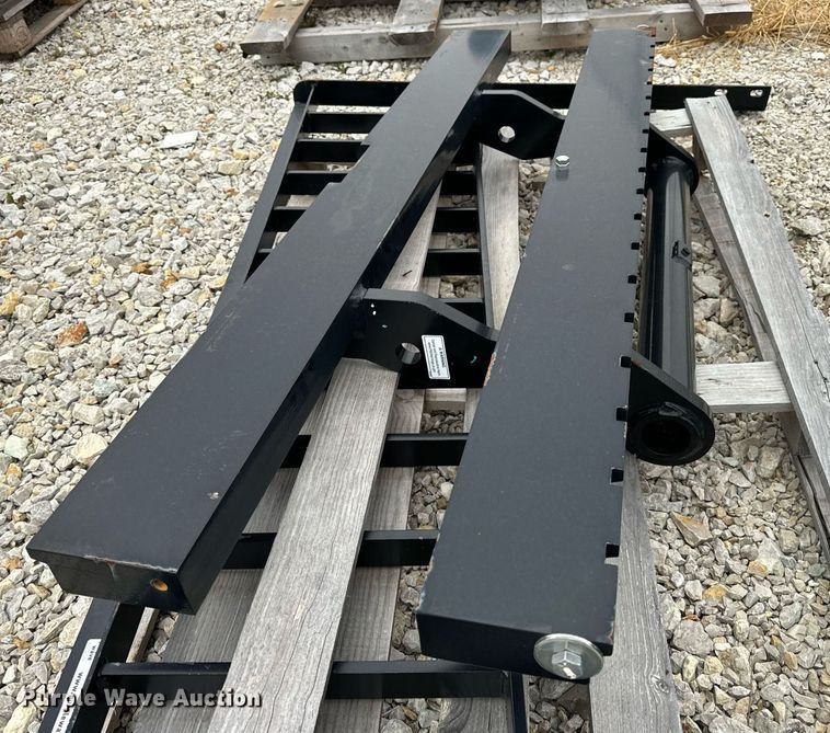 image for item EH7362 Manitou telehandler carriage