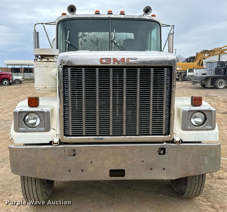 image for item EH7376 1984 GMC General water truck