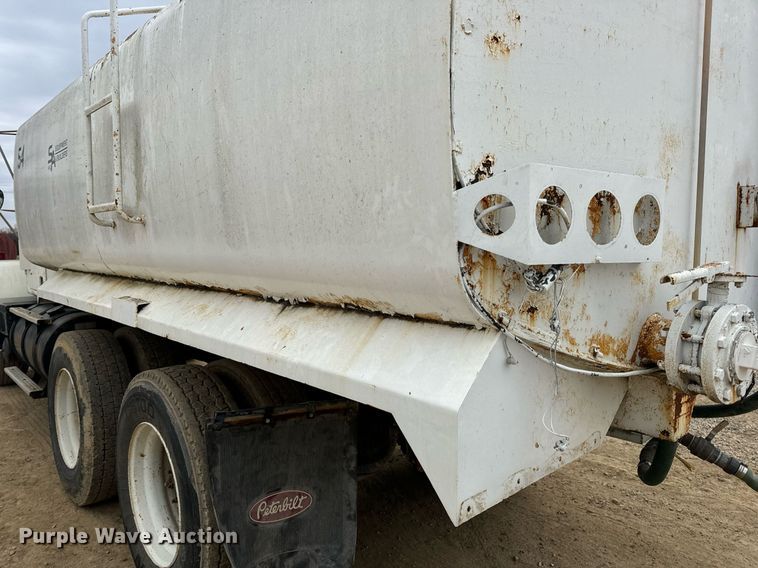 image for item EH7376 1984 GMC General water truck