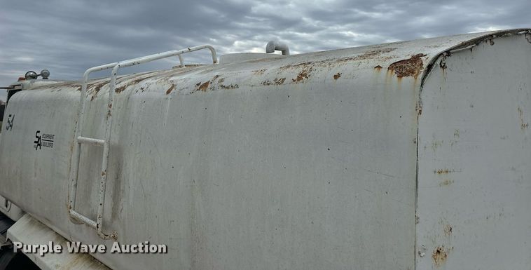 image for item EH7376 1984 GMC General water truck