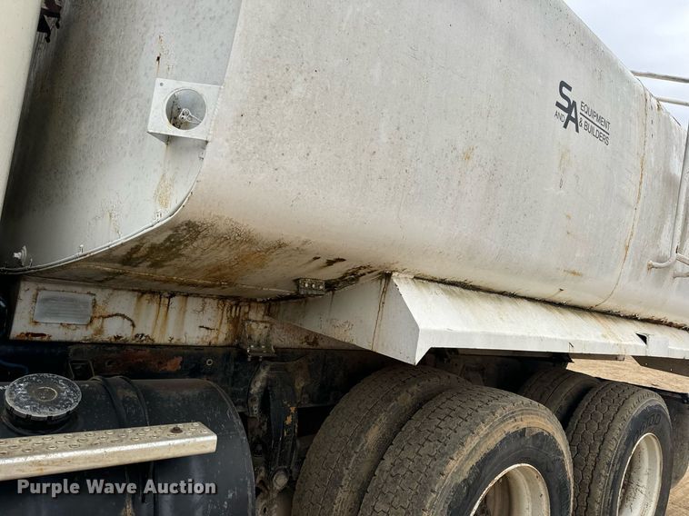 image for item EH7376 1984 GMC General water truck