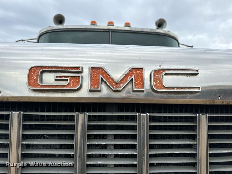 image for item EH7376 1984 GMC General water truck