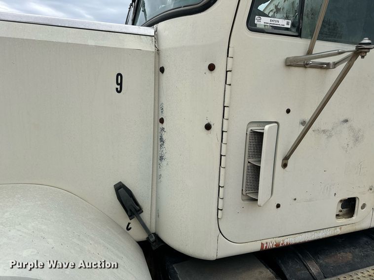 image for item EH7376 1984 GMC General water truck