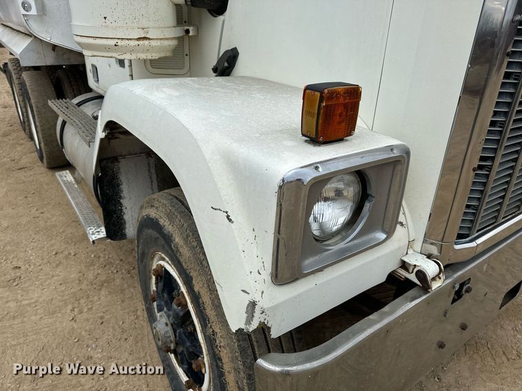image for item EH7376 1984 GMC General water truck