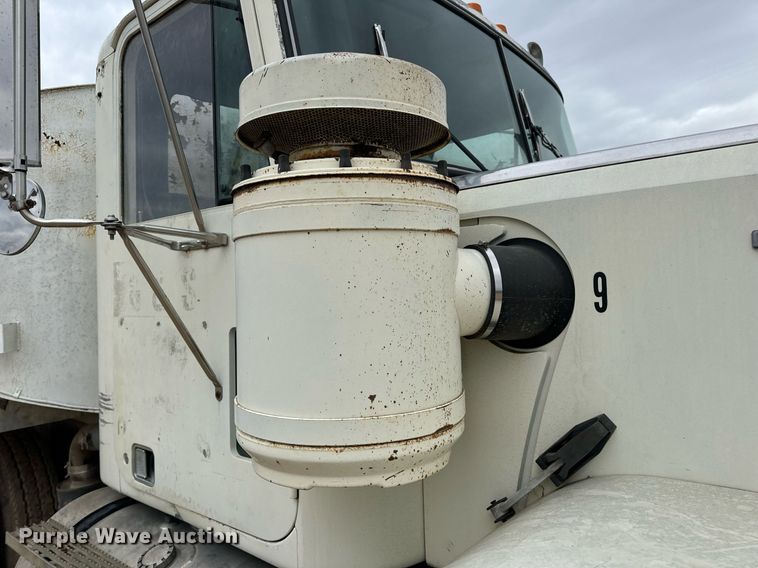 image for item EH7376 1984 GMC General water truck