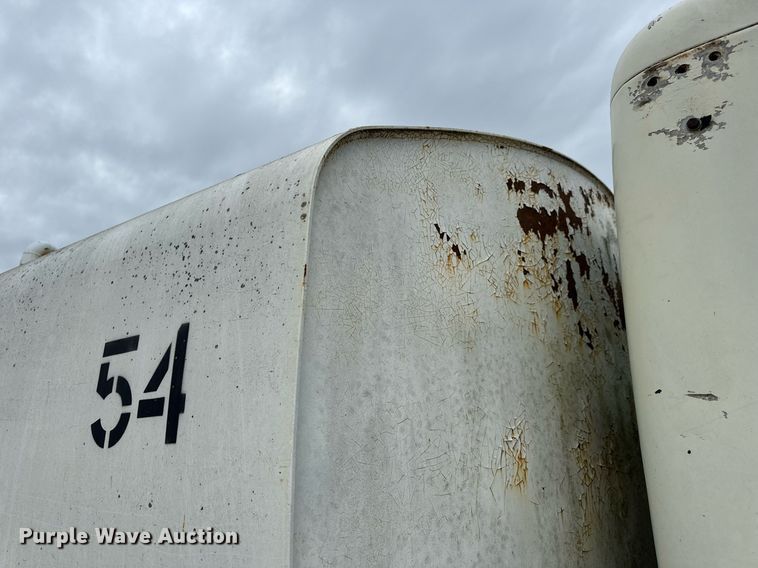 image for item EH7376 1984 GMC General water truck