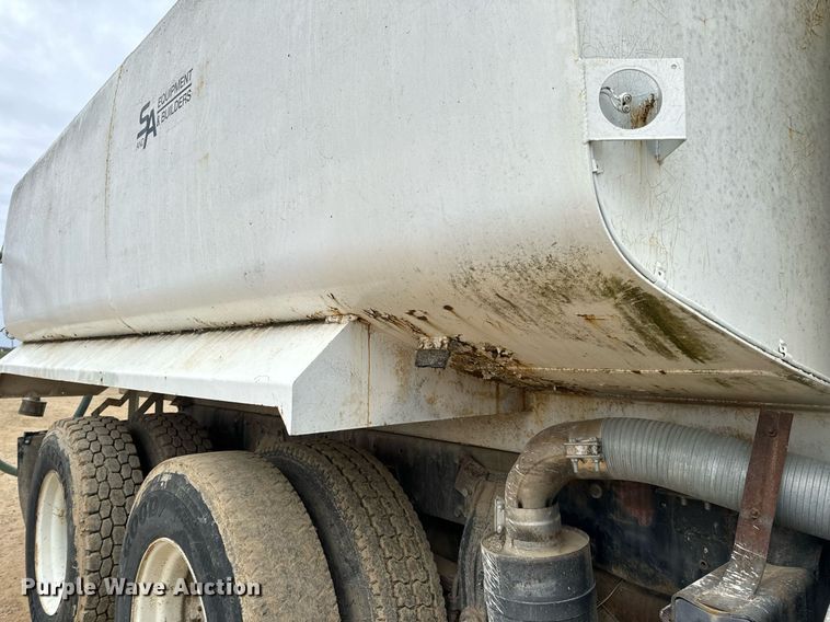 image for item EH7376 1984 GMC General water truck