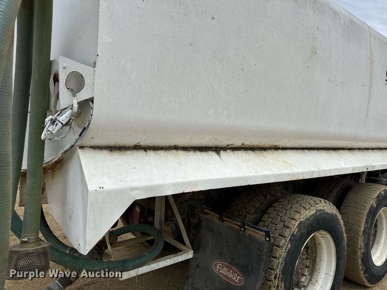 image for item EH7376 1984 GMC General water truck