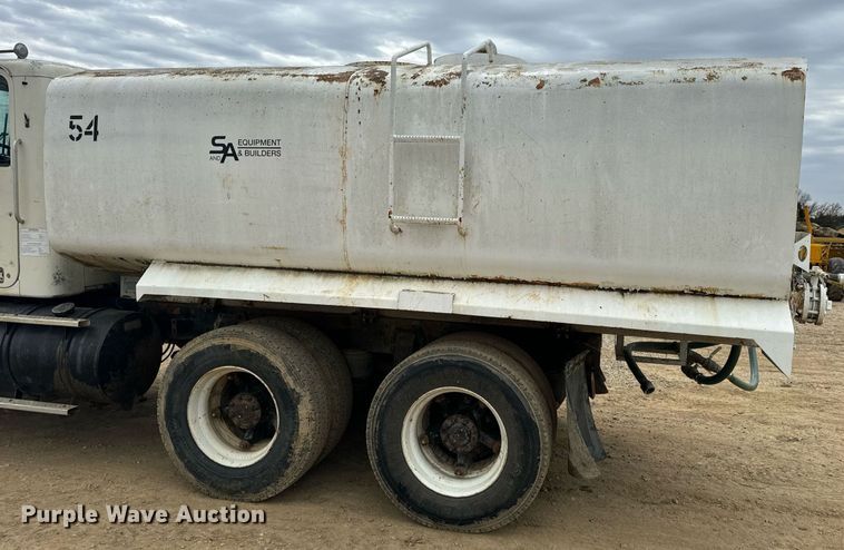 image for item EH7376 1984 GMC General water truck