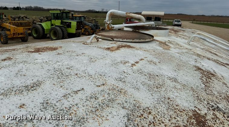 image for item EH7376 1984 GMC General water truck