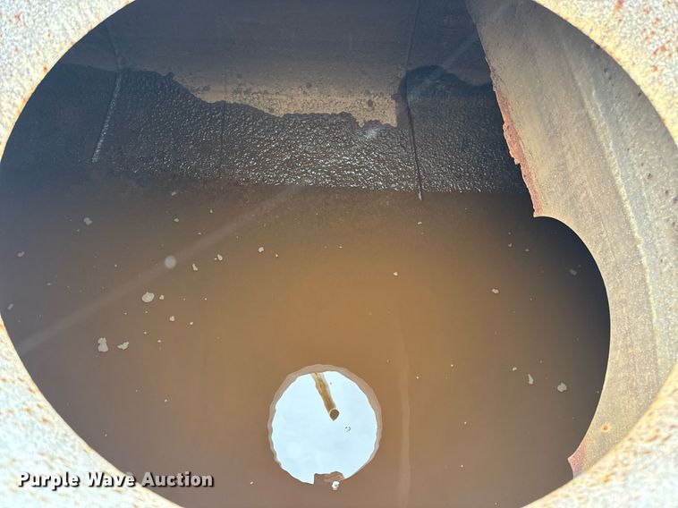 image for item EH7376 1984 GMC General water truck