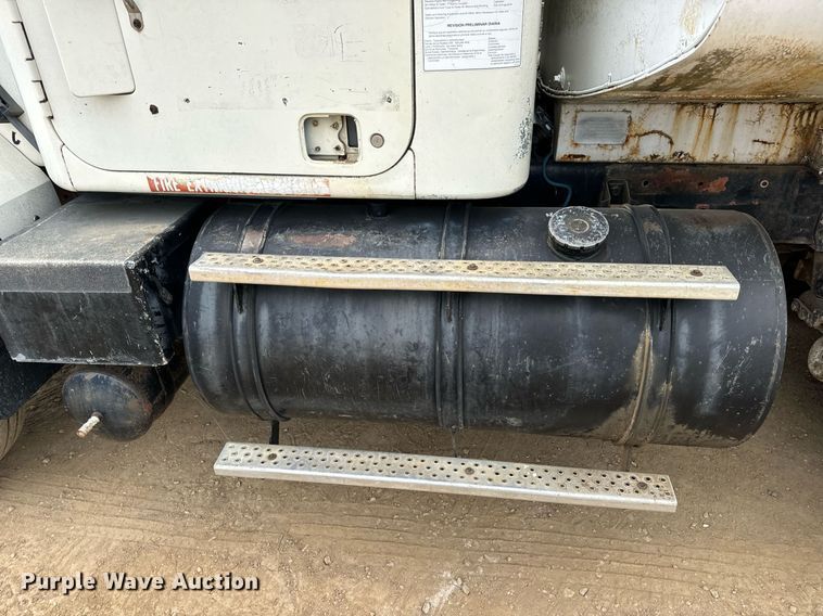 image for item EH7376 1984 GMC General water truck