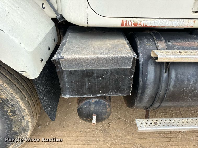 image for item EH7376 1984 GMC General water truck