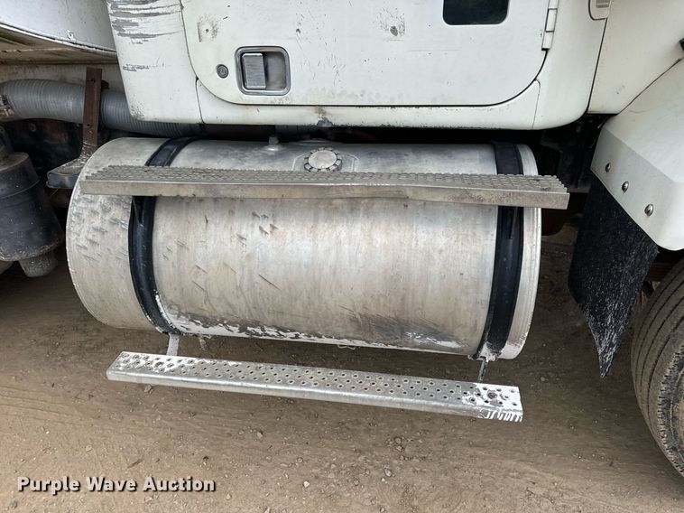 image for item EH7376 1984 GMC General water truck