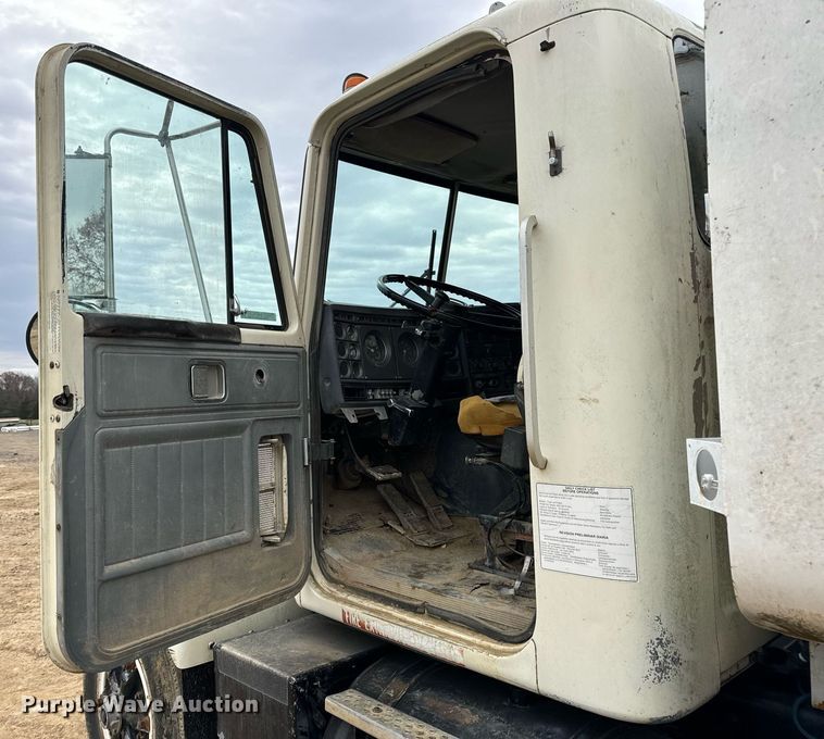 image for item EH7376 1984 GMC General water truck