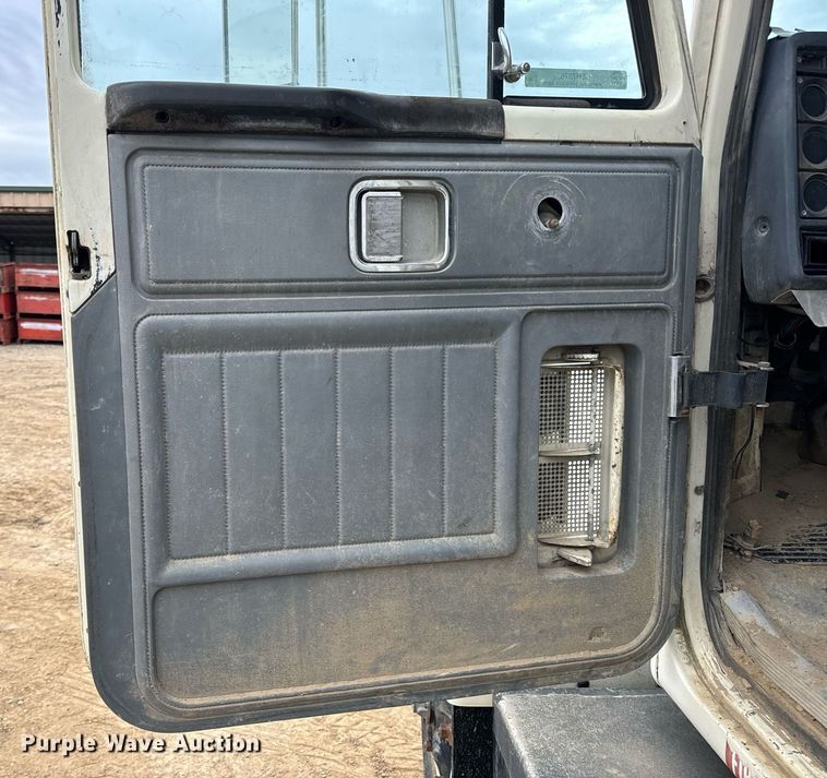 image for item EH7376 1984 GMC General water truck