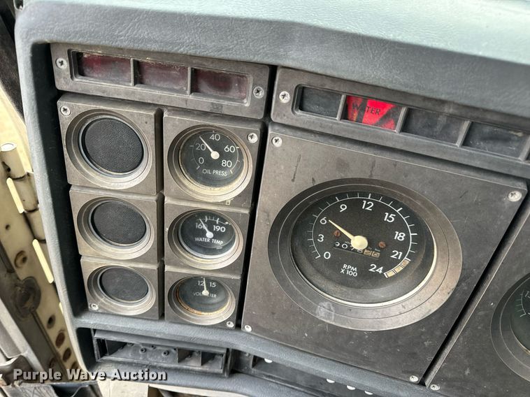 image for item EH7376 1984 GMC General water truck