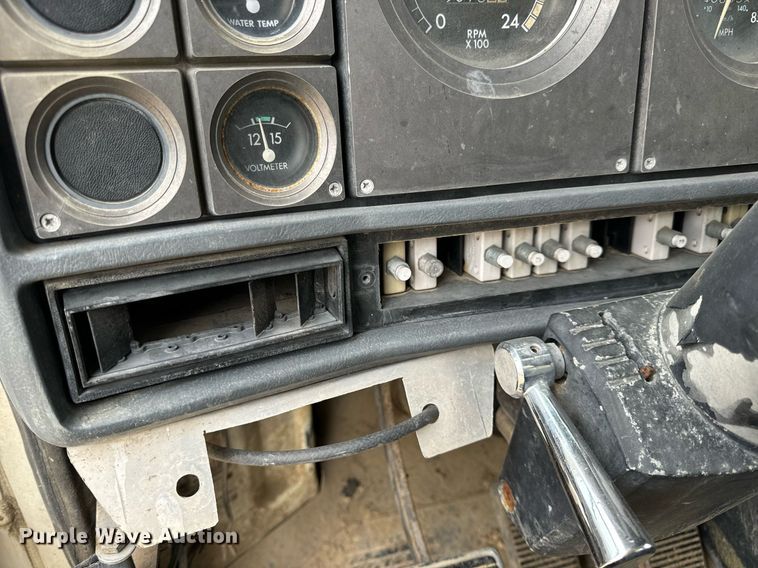 image for item EH7376 1984 GMC General water truck