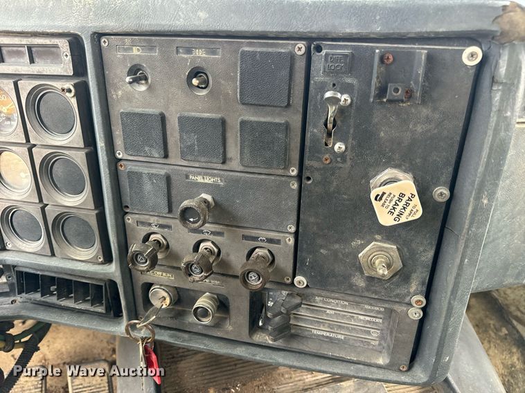 image for item EH7376 1984 GMC General water truck