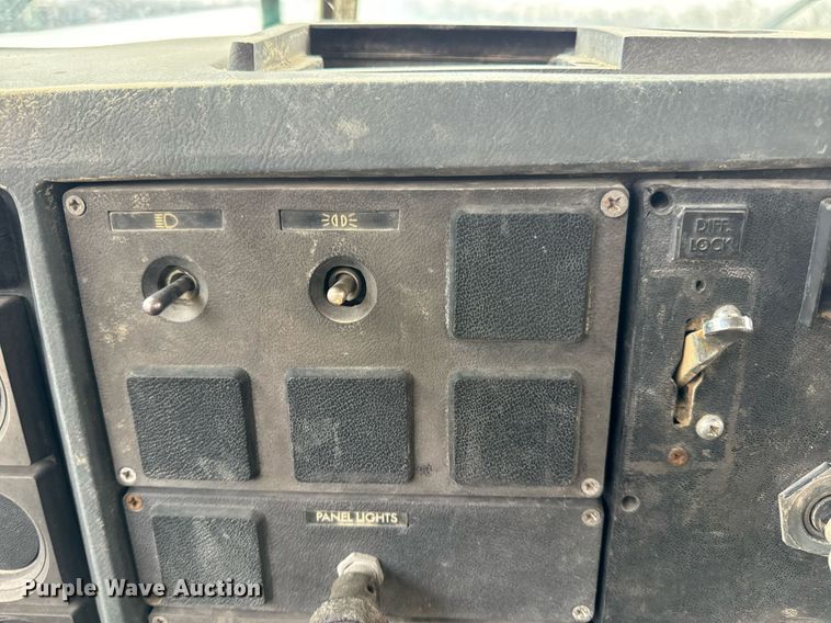 image for item EH7376 1984 GMC General water truck