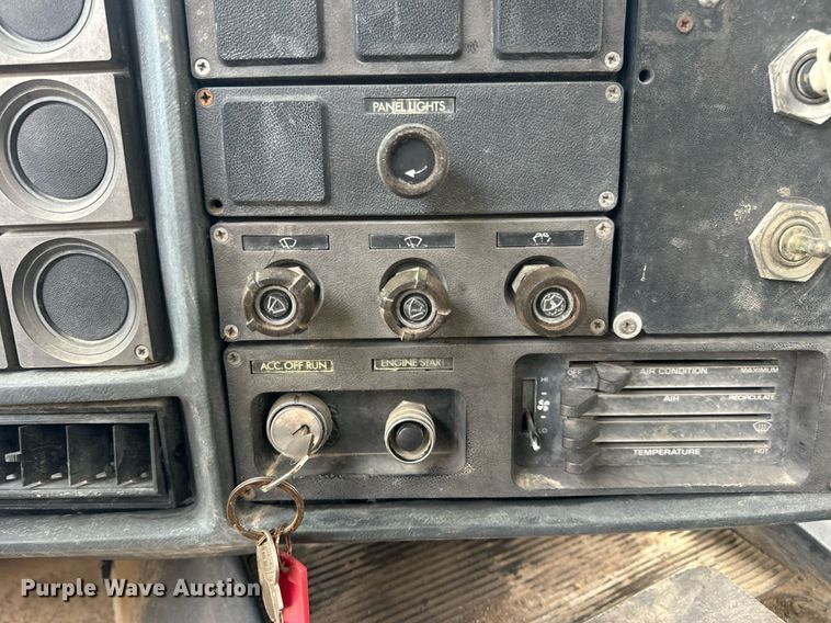 image for item EH7376 1984 GMC General water truck