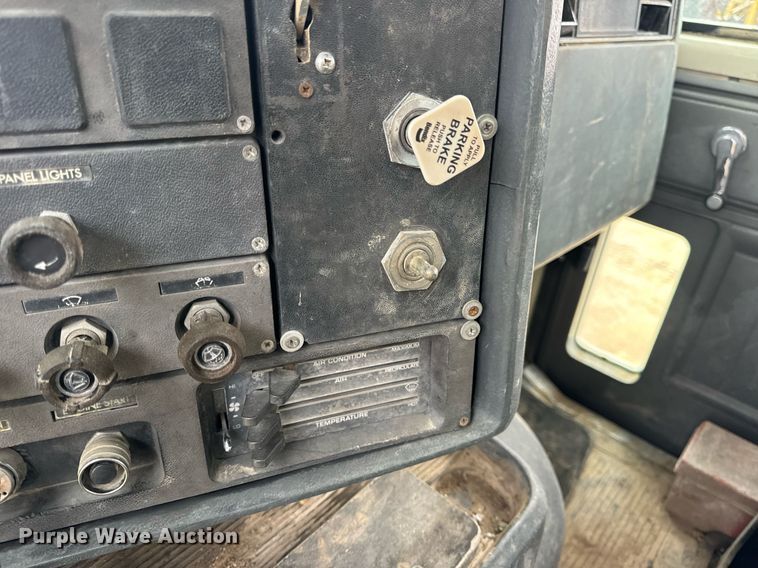 image for item EH7376 1984 GMC General water truck