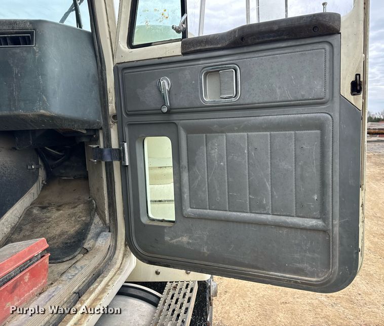 image for item EH7376 1984 GMC General water truck