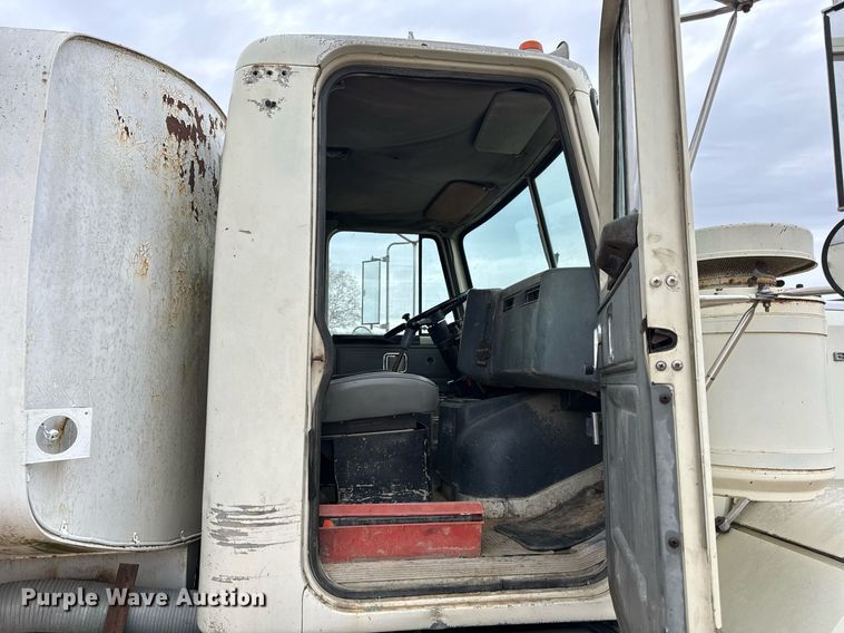 image for item EH7376 1984 GMC General water truck