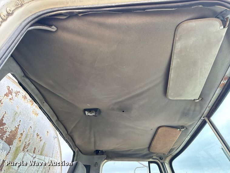 image for item EH7376 1984 GMC General water truck