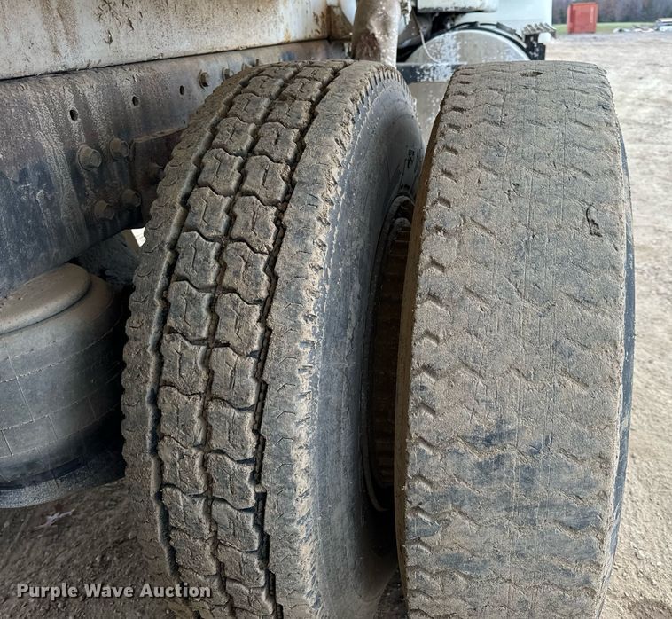 image for item EH7376 1984 GMC General water truck