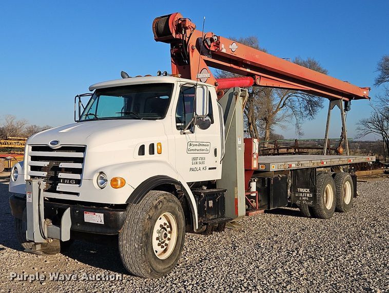 image for item EI8637 2002 Sterling L7500 crane truck