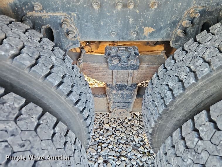 image for item EI8637 2002 Sterling L7500 crane truck