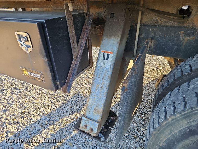 image for item EI8637 2002 Sterling L7500 crane truck