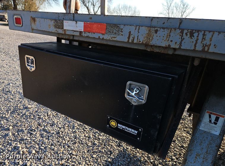 image for item EI8637 2002 Sterling L7500 crane truck