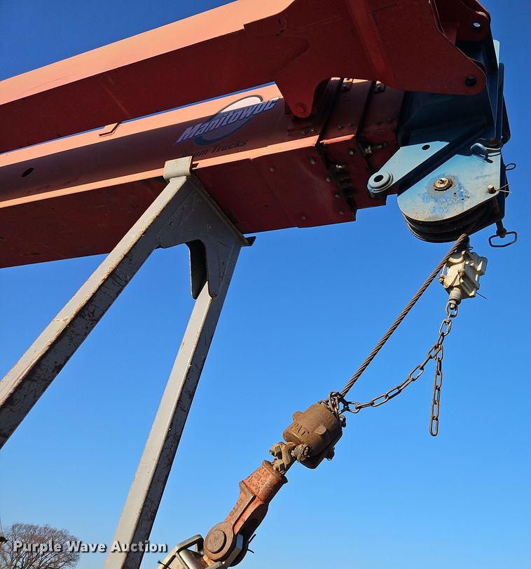 image for item EI8637 2002 Sterling L7500 crane truck