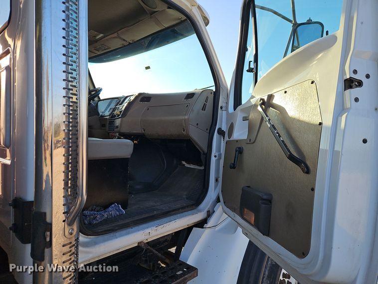 image for item EI8637 2002 Sterling L7500 crane truck