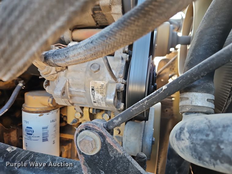 image for item EI8637 2002 Sterling L7500 crane truck