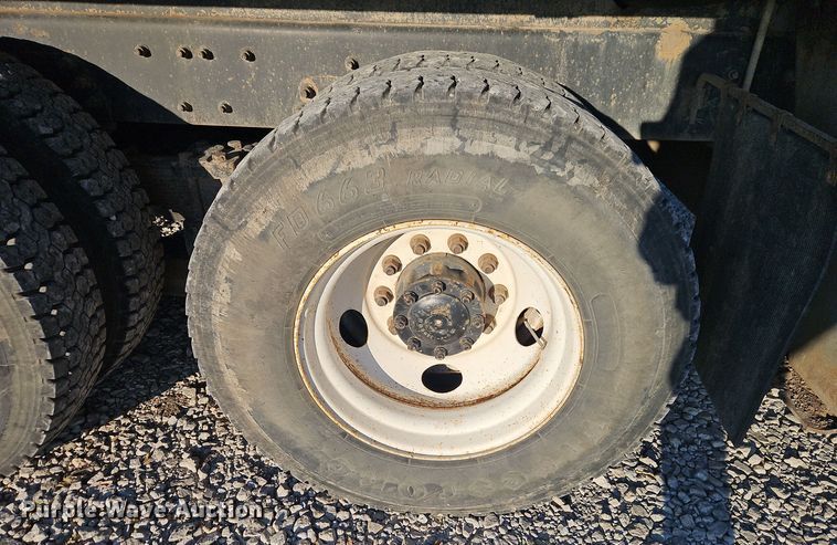 image for item EI8637 2002 Sterling L7500 crane truck