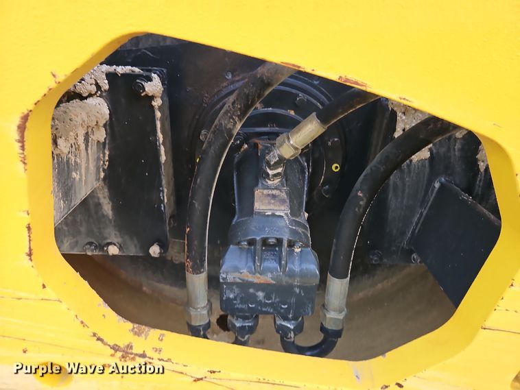 image for item EI8693 2018 Bomag BW213-DH5 single drum vibratory roller