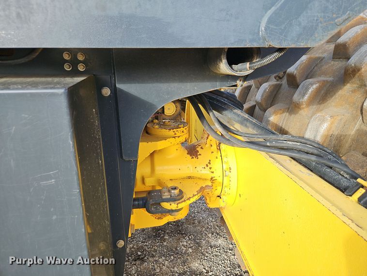 image for item EI8693 2018 Bomag BW213-DH5 single drum vibratory roller