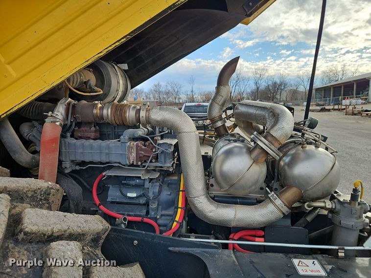 image for item EI8693 2018 Bomag BW213-DH5 single drum vibratory roller