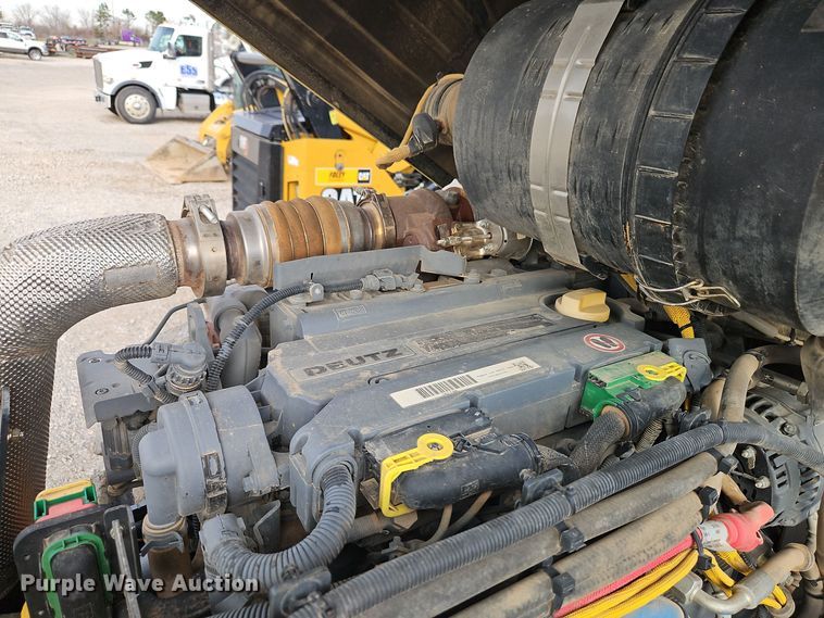 image for item EI8693 2018 Bomag BW213-DH5 single drum vibratory roller