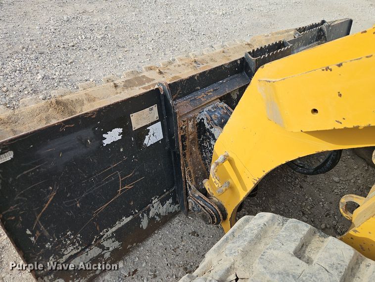 image for item EI8694 2022 Caterpillar 299D3 tracked skid steer loader