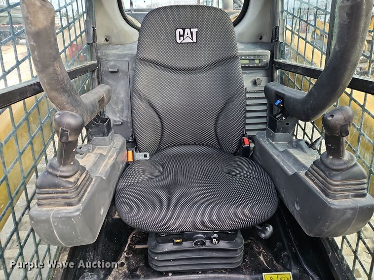 image for item EI8694 2022 Caterpillar 299D3 tracked skid steer loader
