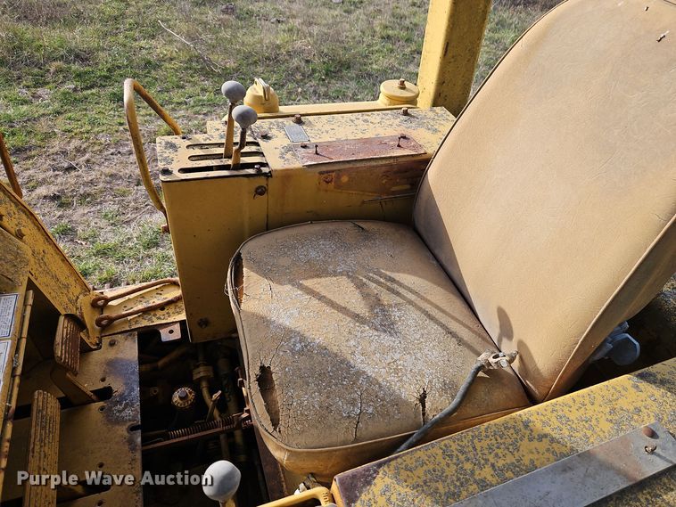 image for item EI8714 Caterpillar 951C track loader