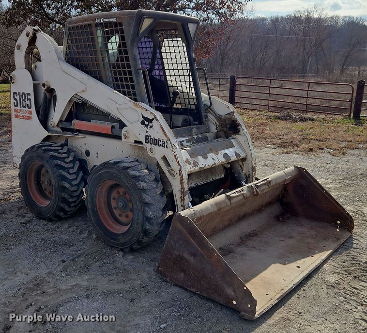 image for item EI8718 2003 Bobcat S185 skid steer loader