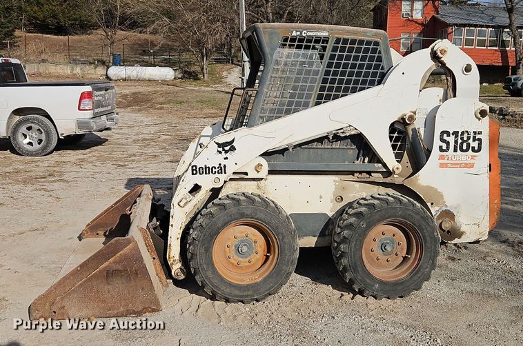 image for item EI8718 2003 Bobcat S185 skid steer loader